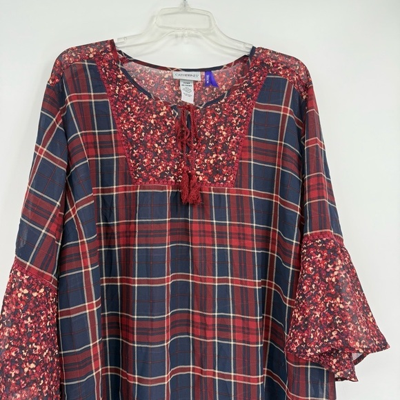 Catherines Top Women 3X Petite Red Plaid 3/4 Sleeve V-Neck Tasseled Bell Sleeves - Picture 4 of 12